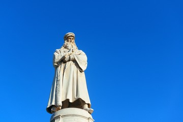 Fototapeta premium Monument to Leonardo Da Vinci
