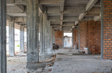 Fototapeta na wymiar Concrete structure inside the under construction building.