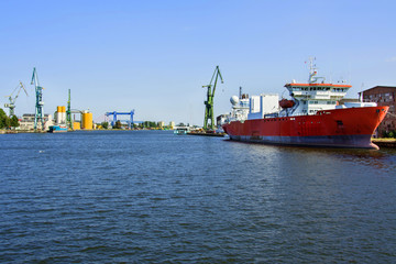 statki w stoczni Gdansk, Polska - obrazy, fototapety, plakaty