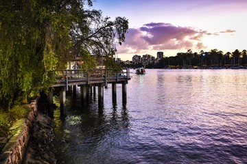 Fototapeta premium 桟橋と川