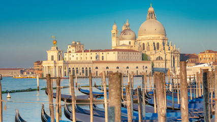 Barockkirche im Morgenlicht