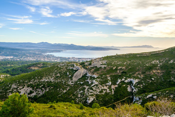 Vue panoramique sur le village La Ciotat, mer Méditerranée. Provence, France.