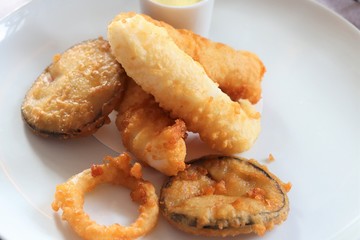 ASSIETTE DE FISH AND SHIPS