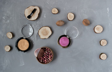  Pink blush and round eyeshadow