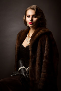 Luxury Woman in Fur Coat, Fashion Model Beauty Portrait, Old Fashioned Well Dressed Lady