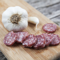 saucisson sec a l ail