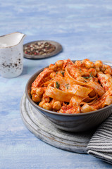 Pasta with tomato sauce