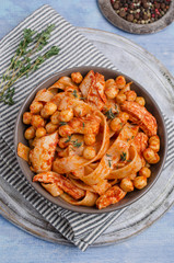 Pasta with tomato sauce