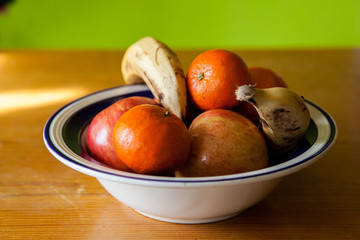 Fruta fresca en la mesa