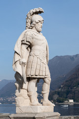 Obraz premium Statua di antico guerriero greco o romano
