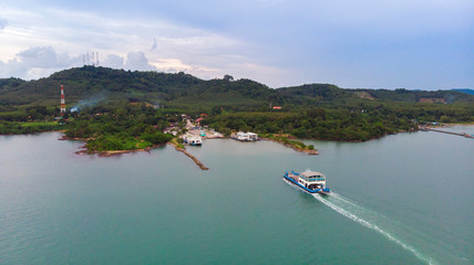 Obraz premium TRAT , THAILANDPort ferry boat in Koh Chang Island, Trat, ,Thailand on October 20 , 2018. Koh chang Is the second largest island of Thailand.