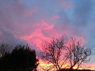 Obraz na płótnie Canvas coucher de soleil nuageux