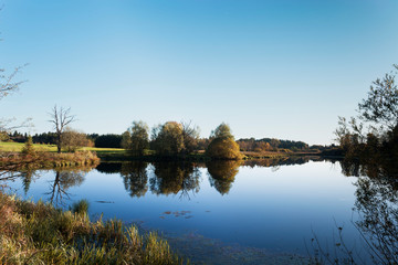 Herbstzauber Wasserspiegelung