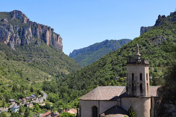 Fototapeta na wymiar Village de Montagne
