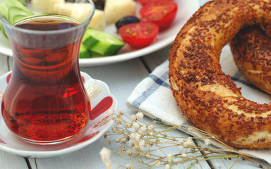 Turkish bagel (simit, gevrek) and tea