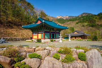 Sinheungsa temple in Seoraksan National Park, Soraksan, South Korea