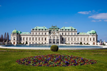 Fototapeta na wymiar Upper Belvedere palace in a beautiful early spring day