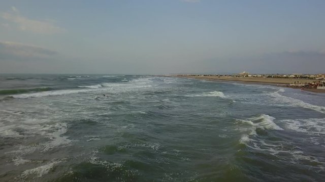 Survol de la c&ocirc;te, vue a&eacute;rienne par drone