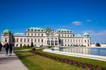 Obraz premium Upper Belvedere palace in a beautiful early spring day