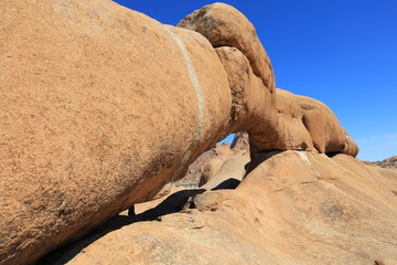 Felsbogen in der Nähe der Spitzkoppe (Namibia)