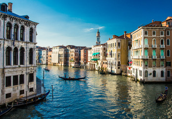 Fototapeta na wymiar View of Grand Canal of Venice from historic Rialto Bridge