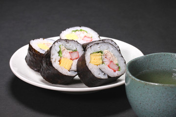巻き寿司とお茶
