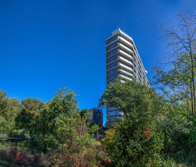 Obraz premium New modern house in a park zone