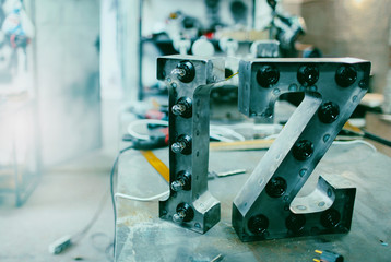 metal letter I Z with led light 