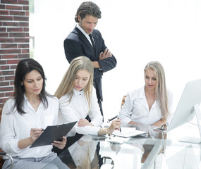 Fototapeta premium business colleagues working with documents in the office