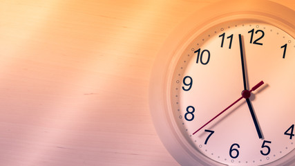 Fototapeta na wymiar Clock ticking showing five hours
