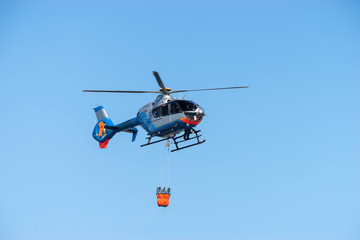 Polizeihubschrauber fliegt Übung © Dietmar Schäfer