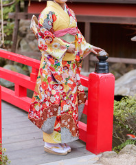 着物の女性
