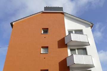 Modernes Wohnhaus, Mehrfamilienhaus, Wohngebäude