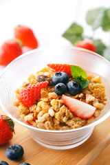 フルーツグラノーラ   Fruit granola breakfast