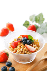 フルーツグラノーラ   Fruit granola breakfast