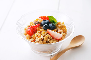 フルーツグラノーラ   Fruit granola breakfast