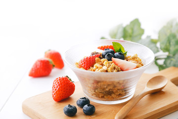 フルーツグラノーラ   Fruit granola breakfast