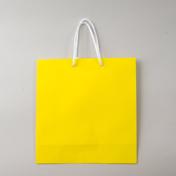Yellow Shopping Bag Images Browse 96 643 Stock Photos Vectors
