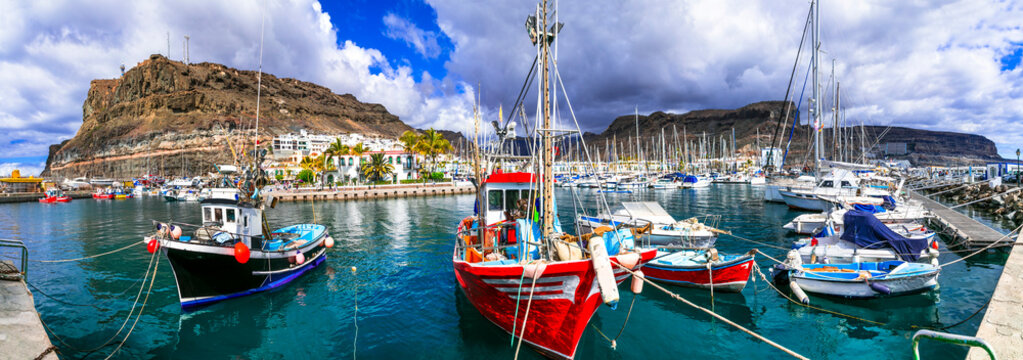 Best beaches of Gran Canaria - picturesque fishing harbor Puerto de Mogan