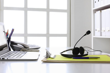 Communication support, call center and customer service help de