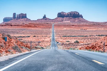 Fotobehang Weg naar het verbazingwekkende Monument Valley, Arizona © jovannig