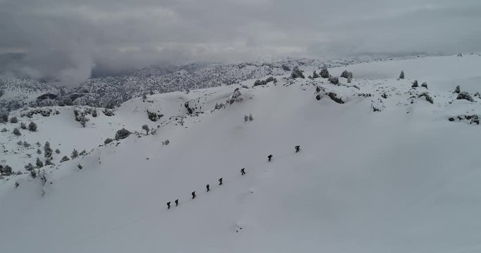 compatible mountaineer team, extreme climbers, crossing challenging areas