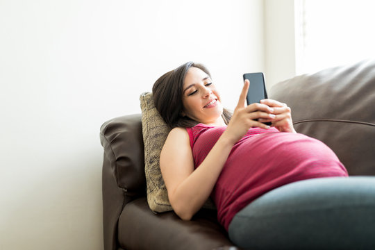 Staying Well Informed During Her Pregnancy