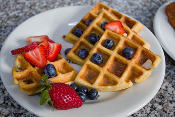 waffles with stawberries and blueberries