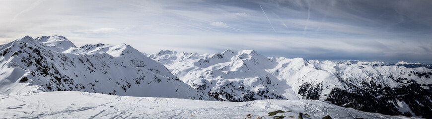 Panorama im Winter vom Gipfel über die Alpen