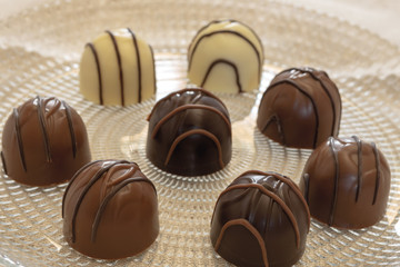 cioccolatini ripieni vari gusti piatto vetro