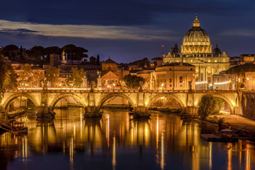 Fototapeta na wymiar Saint Peter and the angels bridge at night