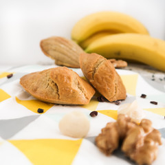 Madeleines Gâteaux sur serviettes colorées