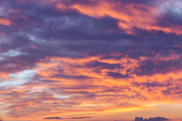 bright colors of the evening sky / nature is always pleased with something that is not repeatable