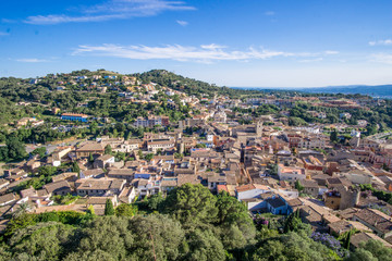 Fototapeta na wymiar aerial view of landscape with a clear sky in begur city